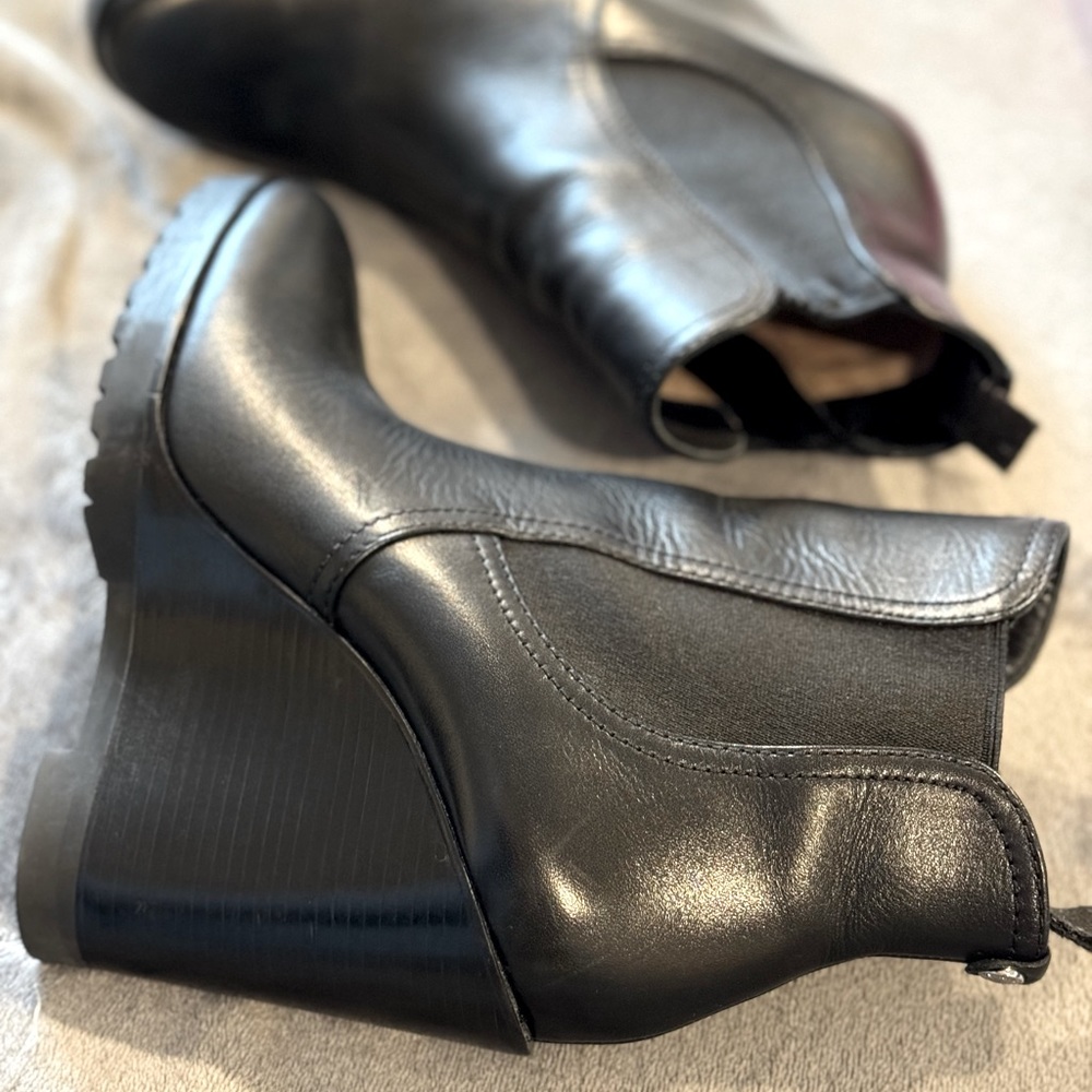 Michael Kors Leather Chelsea Wedge Boot 🌸